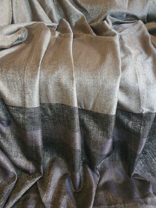 Два броя чисто нови завеси