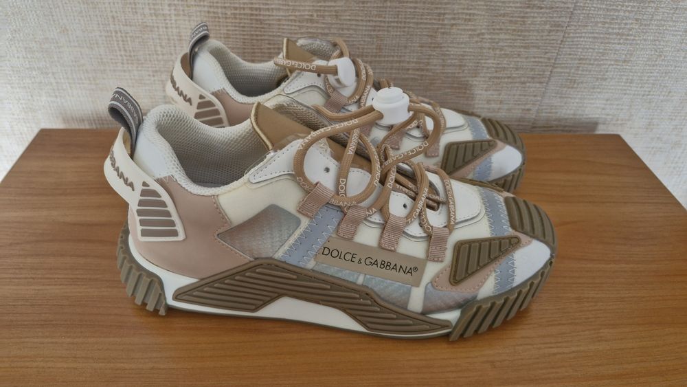 Продам кроссовки