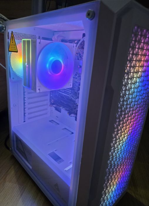 AM5 - Ryzen 7 8700G - KIT - vand sau schimb cu placa video