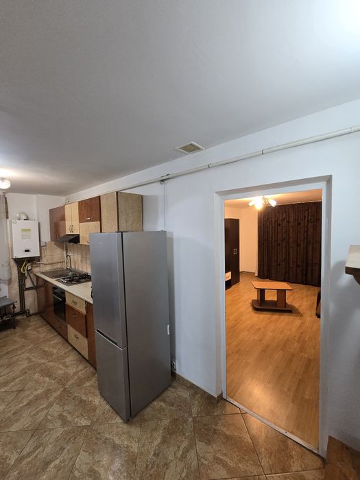 Închiriez apartament zona Selgros C.U.G.