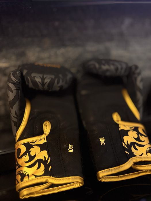 manusi de box venum ilia Topuria