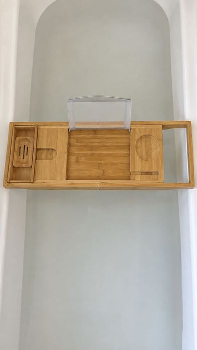 Suport extensibil din bambus pentru cadă