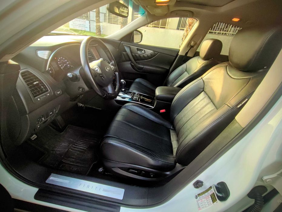 Infiniti QX70 3.7 AWD