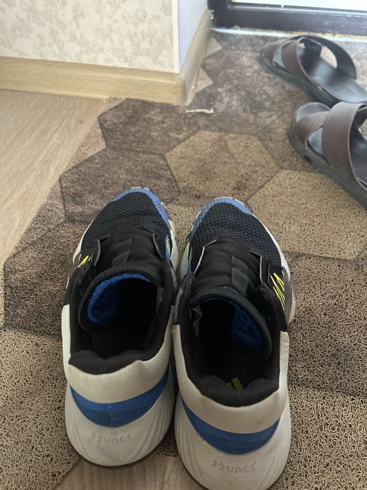 Adidas issue 1 кроссовки