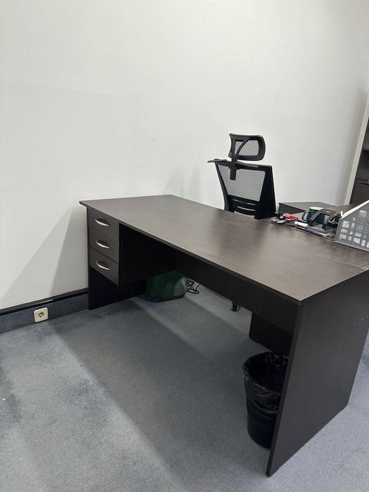 Шкаф и стол продается