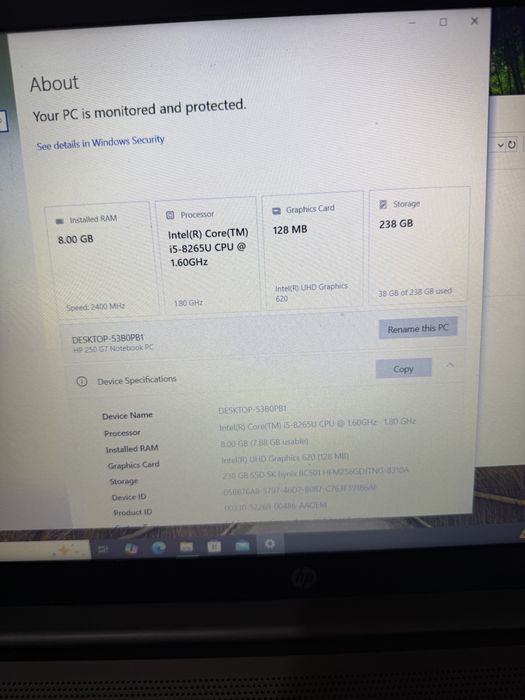 Laptop Hp i5 GENERATIA 8 256 Gb ssd m2 8 Gb DDR4 w10 pro 4GB PLACA VIDEO SHARE  jocuri instalate