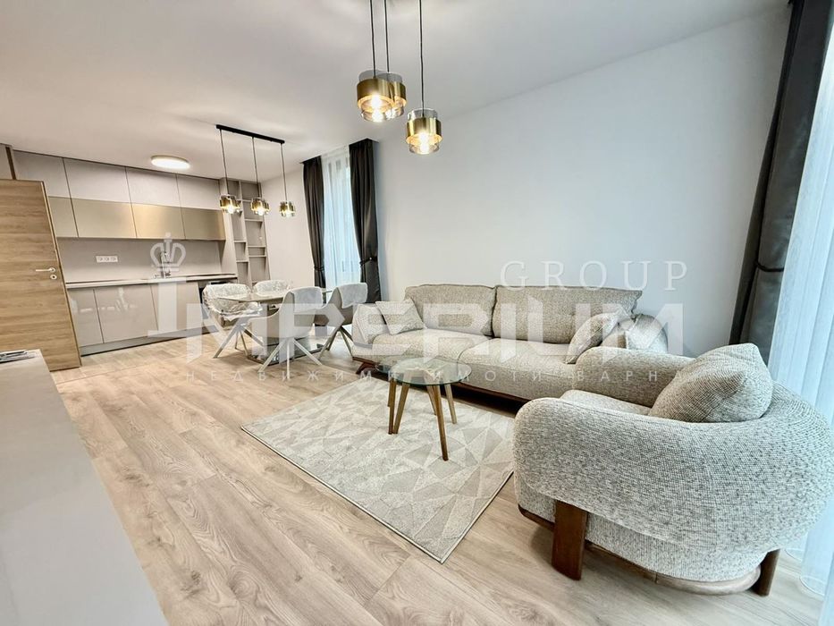 Дава се под наем Тристаен апартамент в к.к. Св.Св. Константин и Елена - 100 кв.м за 1994.61 € - Снимка #1