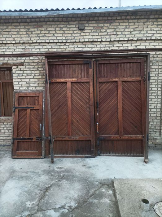 Дарвоза сотилади