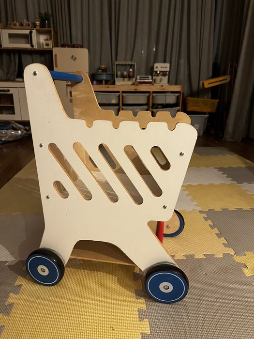 Дървена пазарска количка