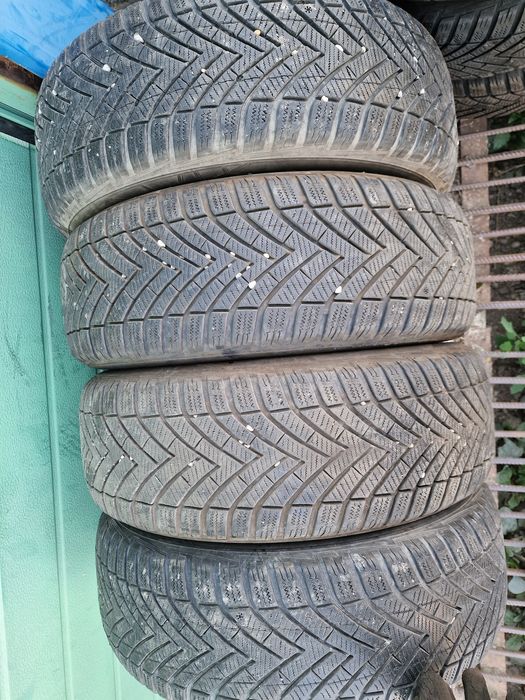 Anvelope 205/60R16 marca Vredestein, M +S, DOT 2020