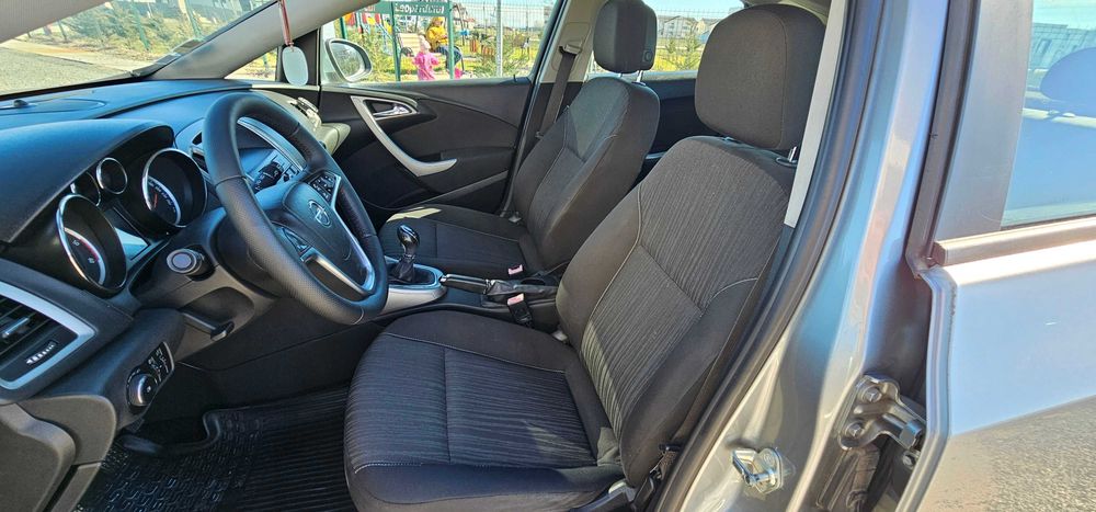 Opel Astra J 1.7 CDTI Eco-Tech Euro 5 Hatchback An Fab.2011