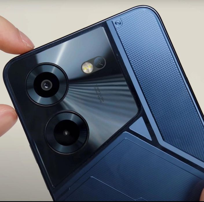 Продам Tecno Pova 5, 8/128 ГБ, синий
