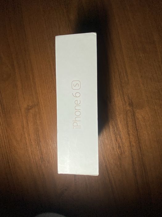 Продам айфон 6s.