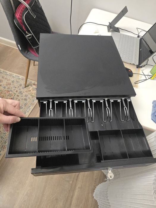 Кассовый денежный ящик