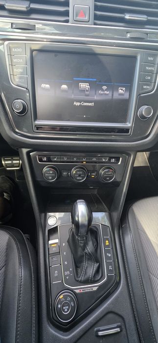 VW Tiguan R-Line 4Motion Full