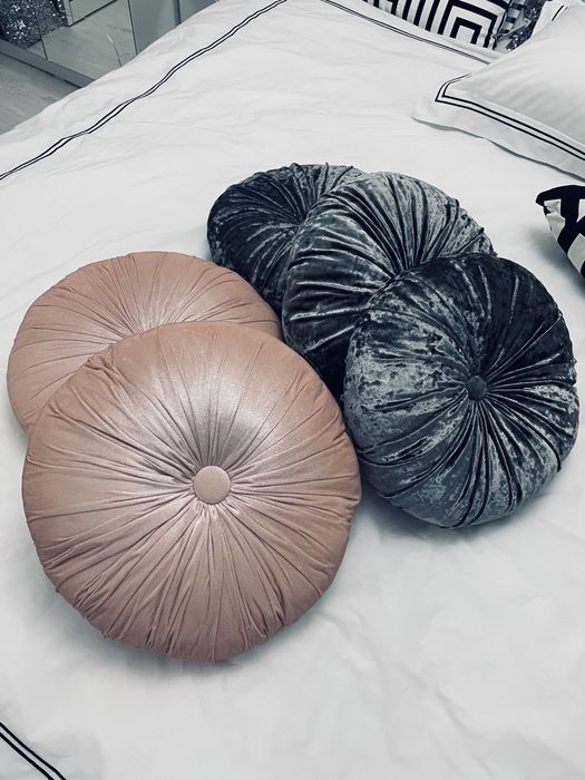 Perne roz rotunde pentru decor
