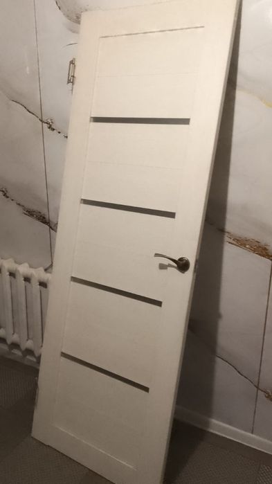 Продам межкомнатный дверь