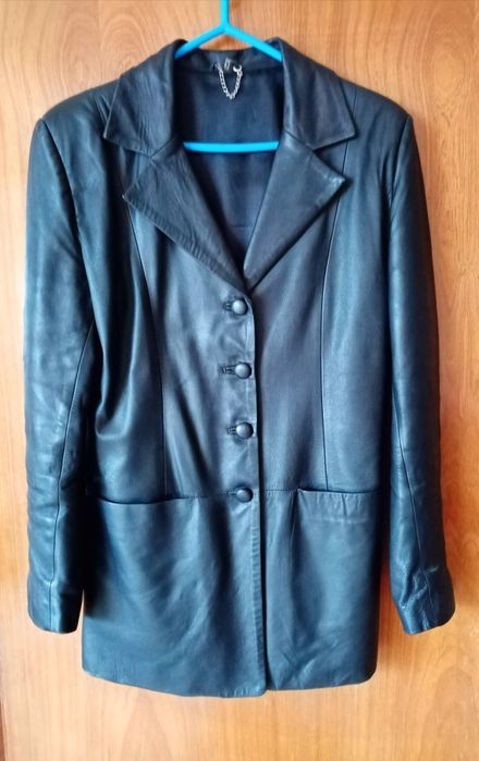 Вталено кожено сако