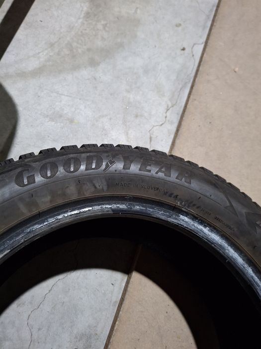 2 Anvelope  de iarnă 205 55 r16 Goodyear