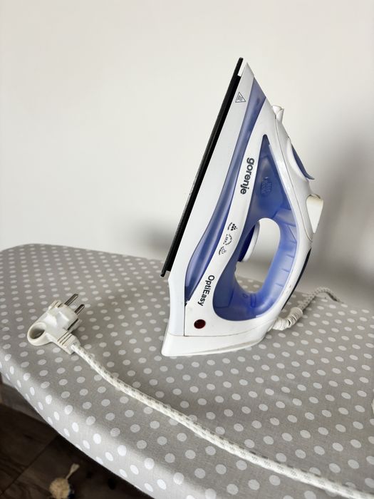 Продавам ютии