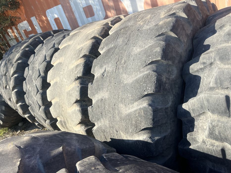 Продам шины от погрузчика  3куб
