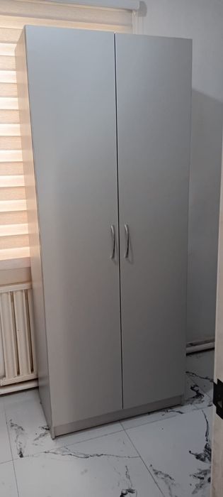 Шкаф почти новый