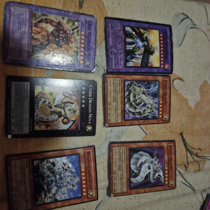Стара кутия с Yu-Gi-Oh карти
