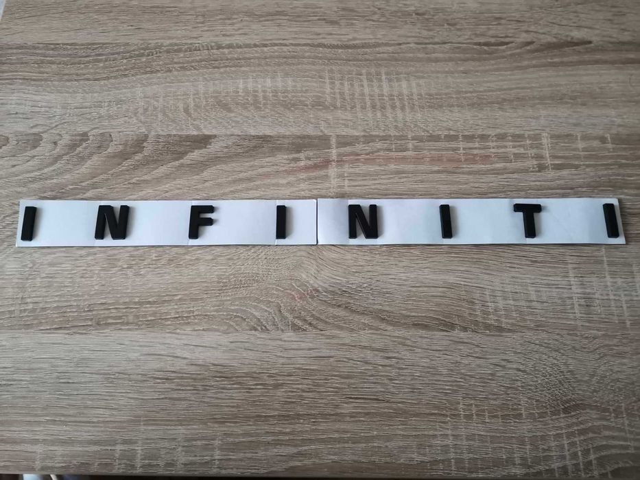 черен надпис емблема Инфинити Infiniti