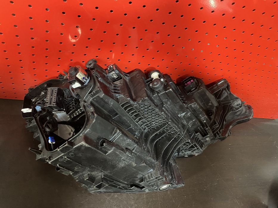 Far stanga full led matrix Audi Q8 cod 4M8941035