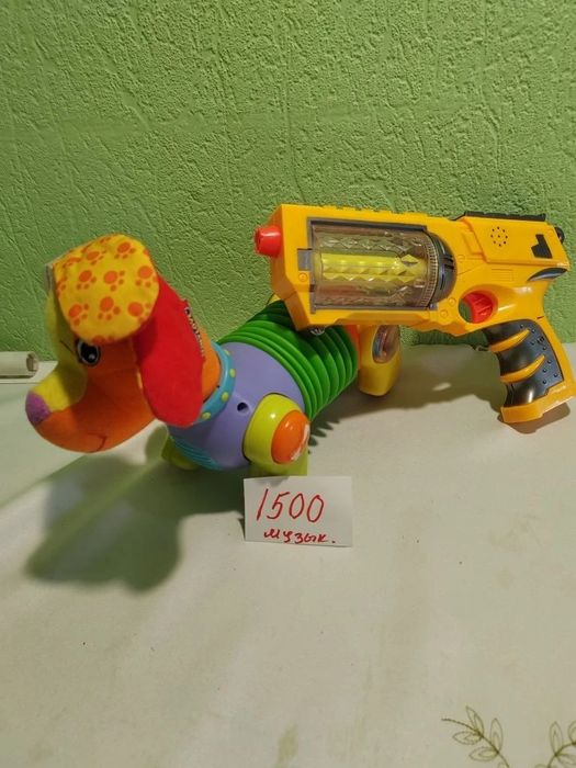 Продам динозавров и мелкие игрушки