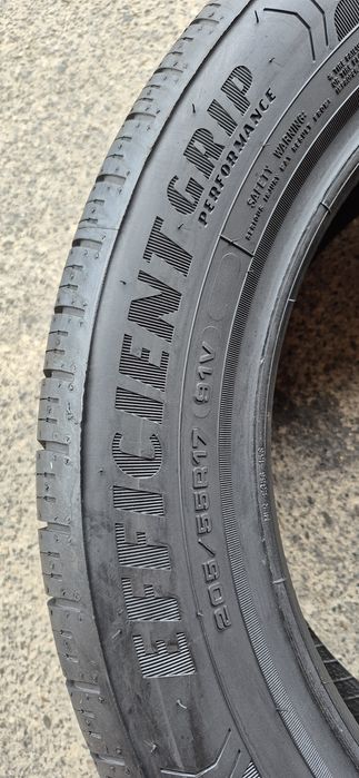 2 anvelope vara noi Goodyear 205/55/17.Pretul este pe bucata.