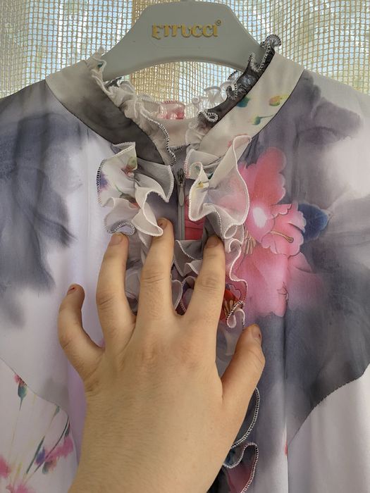 Кажекей көйлекпен