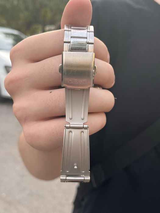 Серебрянные часы Casio