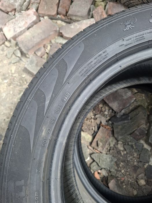 Vand 2 anvelope 235 55 18 pireli de vara bune