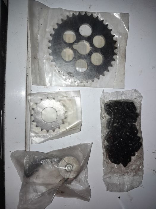 DISTRIBUȚIE cu întinzător Dacia 1300