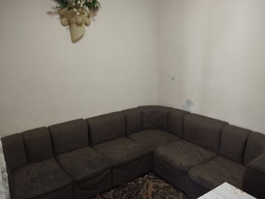 Продаётся уголок б/у. Состояние среднее. Только надо почистить...