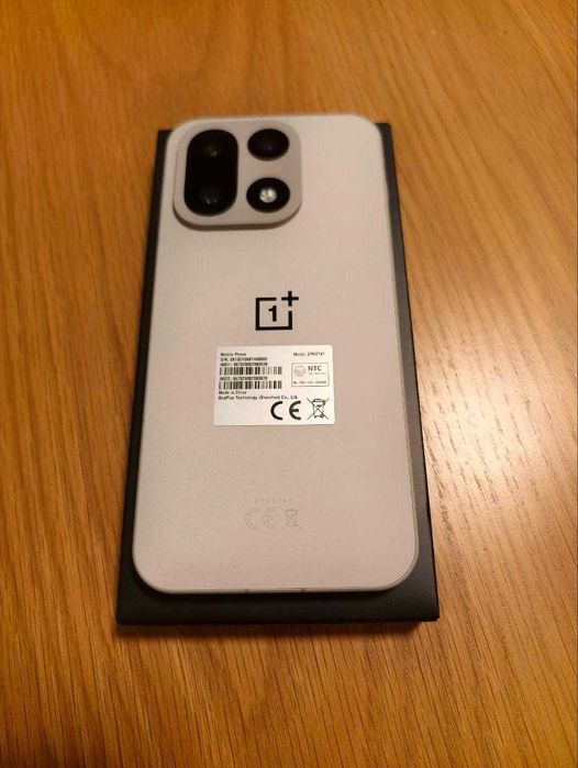 OnePlus 15, 16GB RAM, 512GB