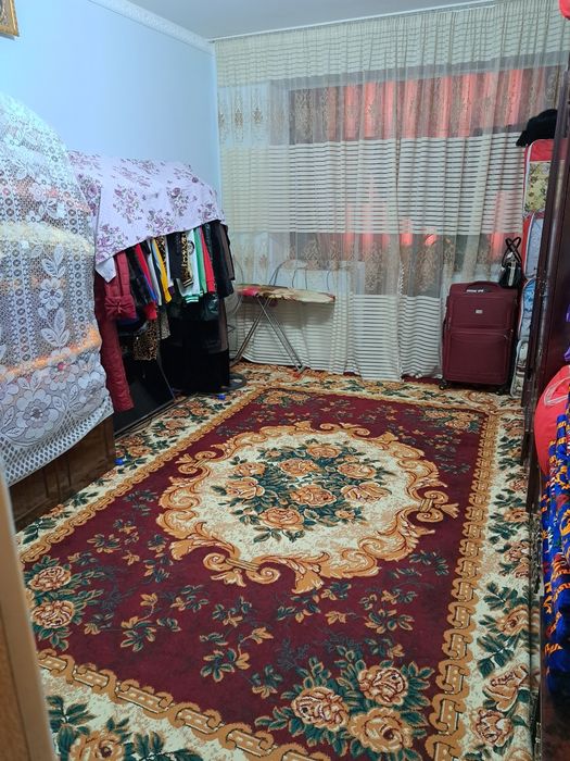 Уй сотилади 1 мкр  1 хонали