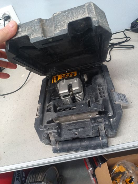 Laser Dewalt DW089 3 lini