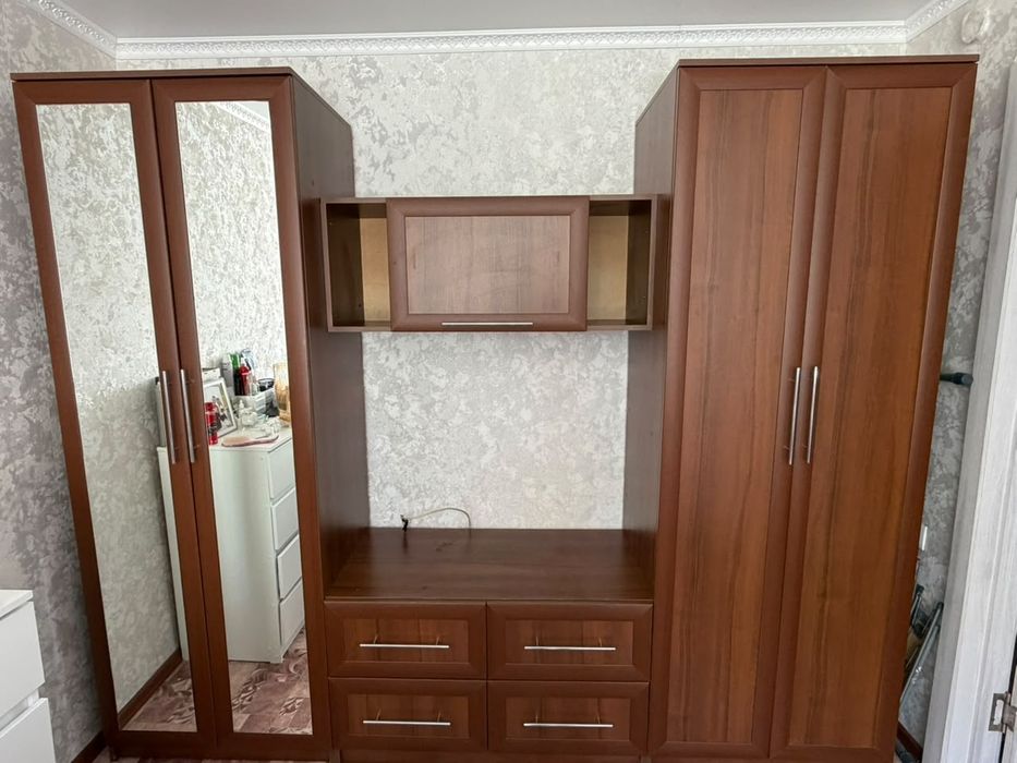 Стенка б/у в отличном состоянии