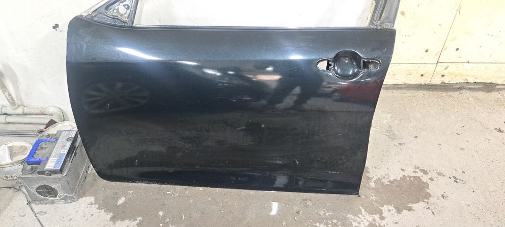 Тайота 50 дверь передний левый