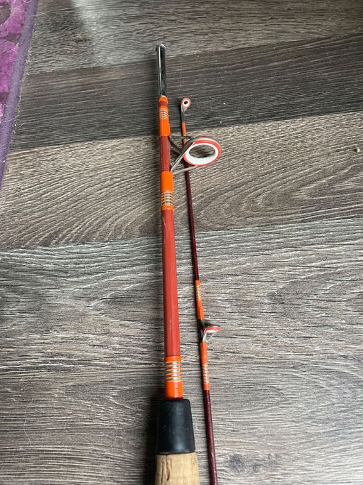 Продавам въдици различни