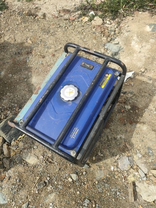 Бензиновый генератор