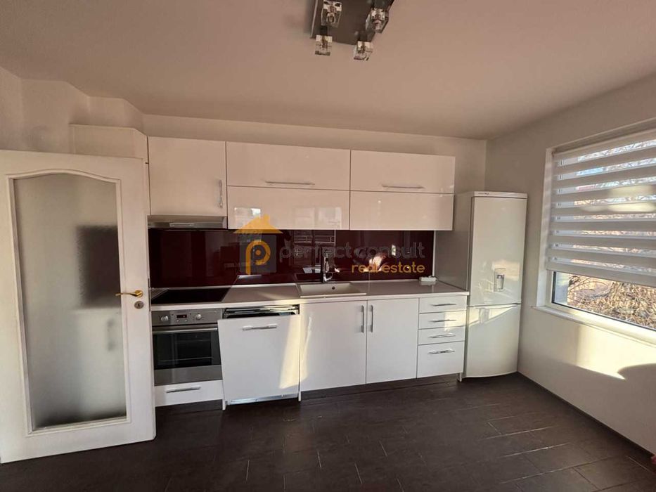 Дава се под наем Тристаен апартамент в Пловдив, Мараша - 106 кв.м за 548.25 € - Снимка #3