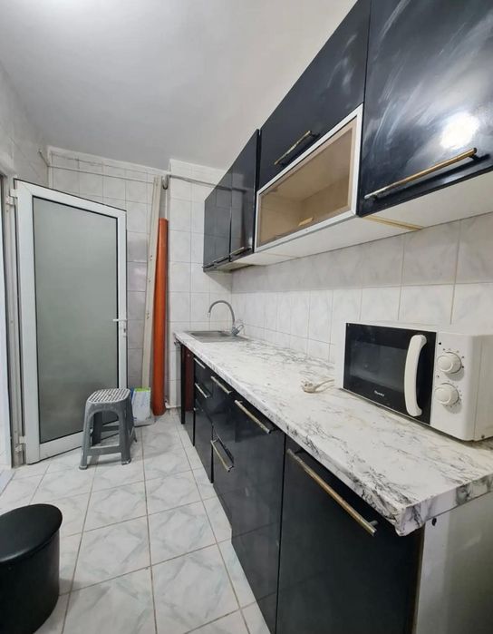 Vânzare apartament 3 camere transformat in 2 camere,in Micro 39A,pret negociabil!