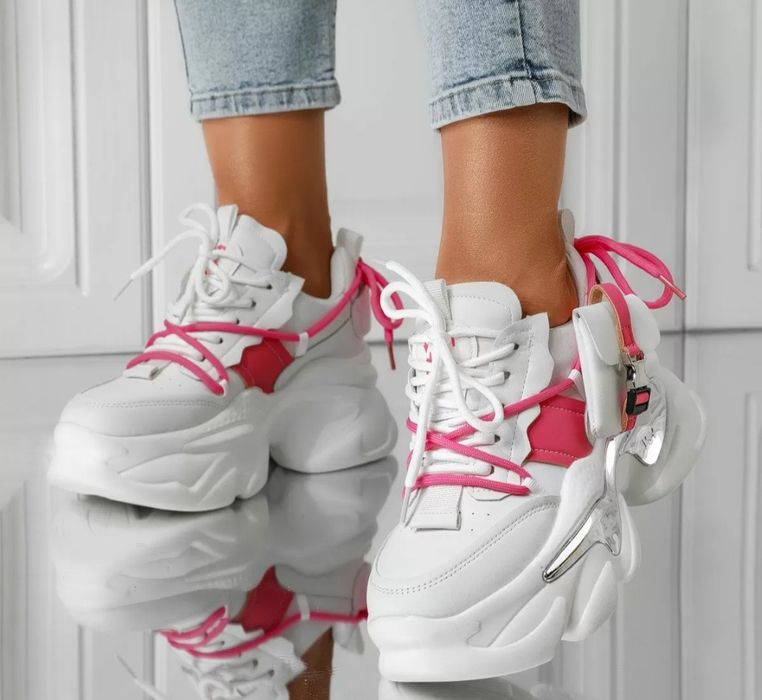 Дамски тренди маратонки бяло и розово