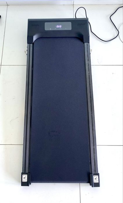 Беговая дорожка Скорость: 1 - 10 км/ч Максимальный вес: 120 кг