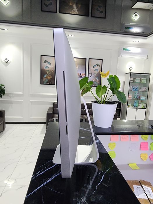 IMac sotiladi 21.5 inch