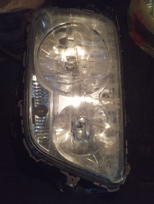 Фара передняя Mersedes Actros