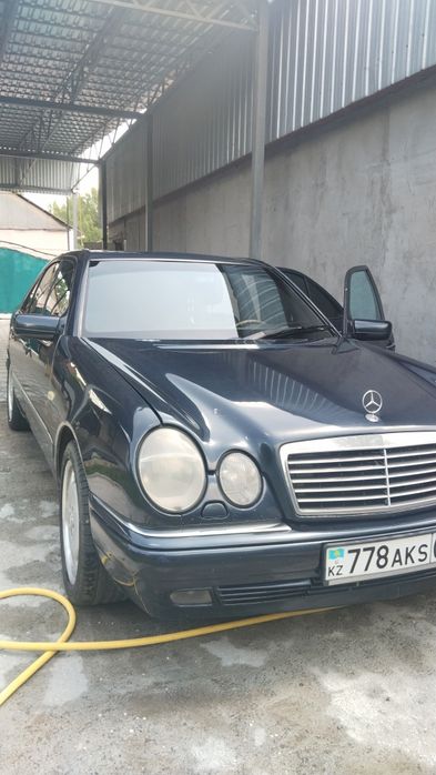 Продам Мерседес Е 240